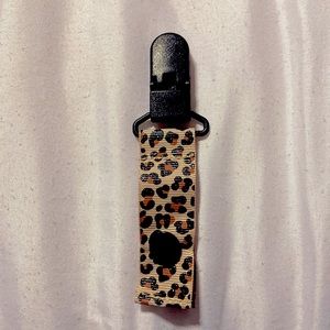 Leopard tubie IV feeding oxygen tube clips